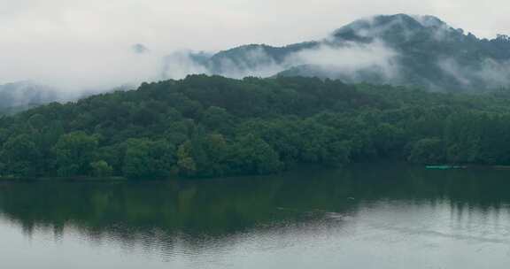 杭州西湖烟雨苏堤三潭印月雷峰塔