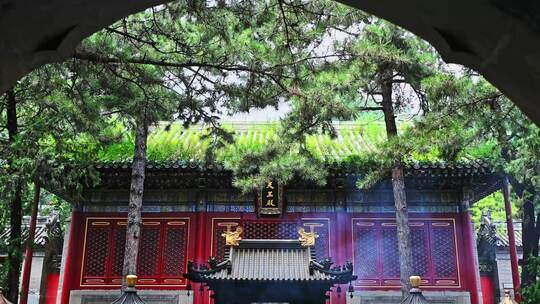 中国风古建筑寺庙烧香祈福许愿香炉烟雾