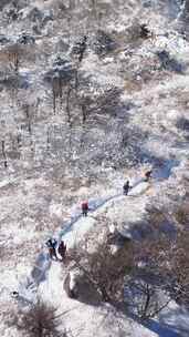 航拍山东文登昆嵛山冬季雪后山野登山徒步