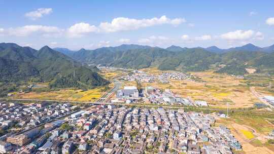 中国乡村乡镇秋天风景航拍延时