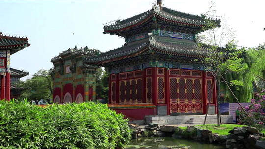 北京北海公园内的妙香亭视频素材模板下载