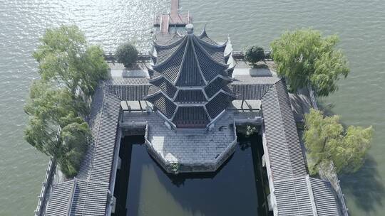 苏州石湖滨湖景区水上苏式建筑