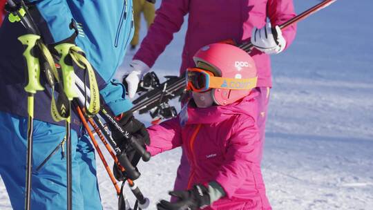 儿童体验滑雪