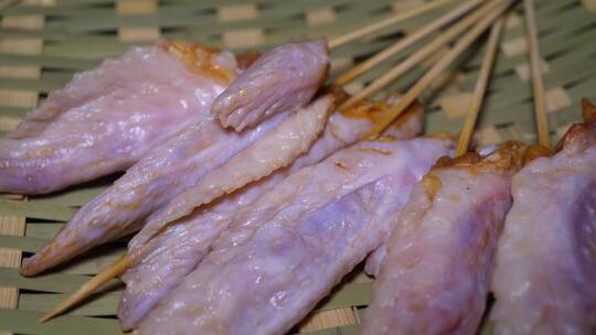 鸡翅尖串小串肉串钵钵鸡炸串烤串美食