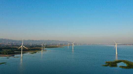 鸟瞰北京官厅水库风车航拍视频素材模板下载