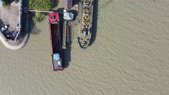 4K上海杨浦区复兴岛运河轮船城市航拍