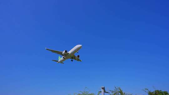 春秋航空 飞机 航班 飞机降落  高崎机场视频素材模板下载