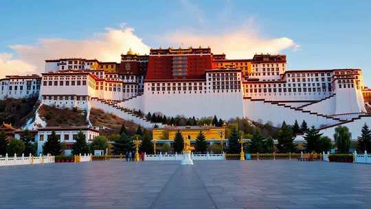 西藏布达拉宫全景