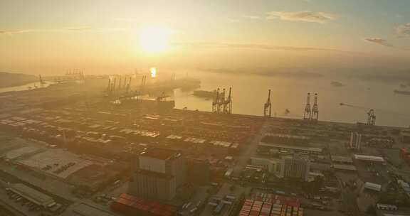 深圳盐田港清晨航拍港口大景