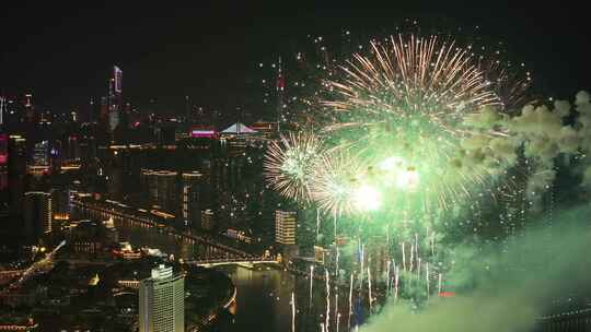 广州过年烟花汇演广州塔 小蛮腰夜景角度