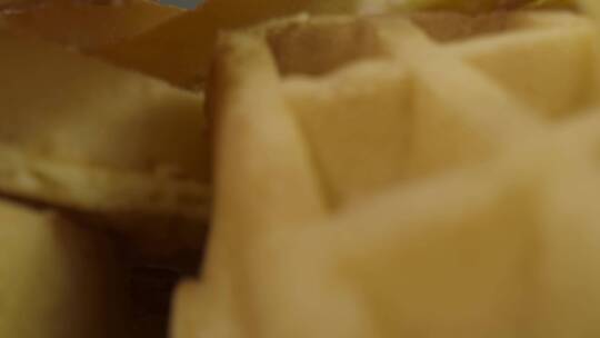 一堆华夫饼的滑动极限特写镜头视频素材模板下载