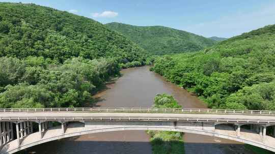 东北虎豹国家公园青山绿水绥芬河大桥