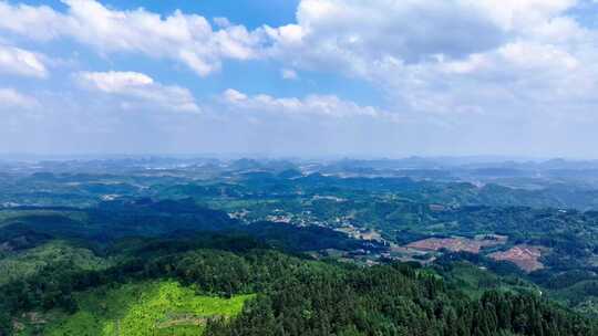 壮观辽阔的山林自然风光全景