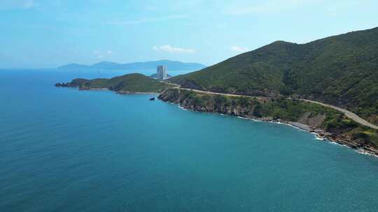 海岸线碧海蓝天摩旅城市芽庄海边村落航拍