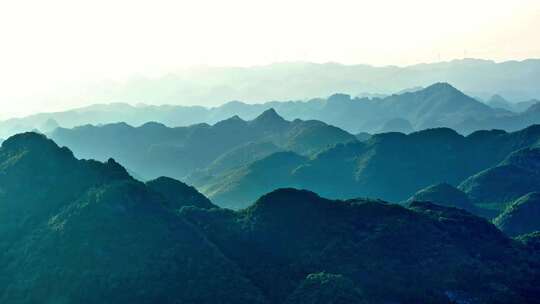 连绵青山远景