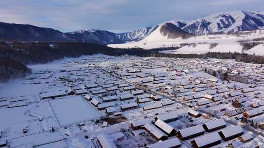 新疆阿勒泰地区禾木村雪景航拍
