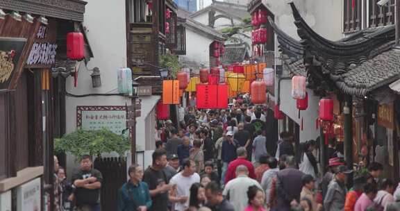上海南翔古镇南翔老街红灯笼人流节日