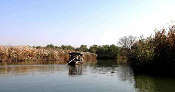 中国杭州西溪湿地摇橹船手摇船