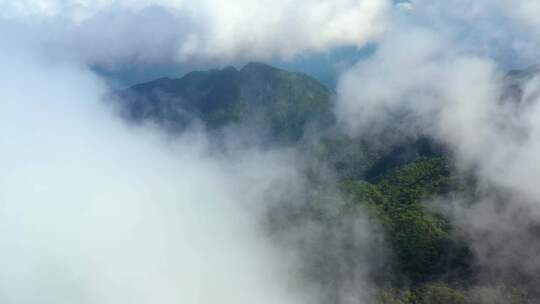 清晨云海日出云层山顶山林山峰云雾缭绕风景