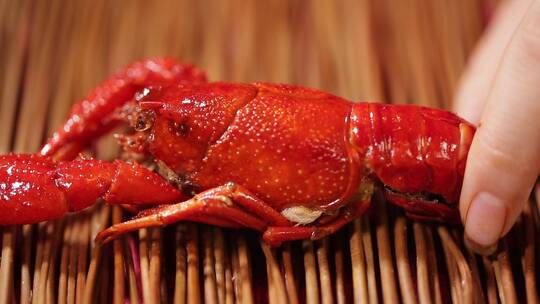 剥出的小龙虾肉虾黄虾尾