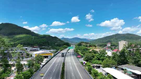 高速公路航拍路牌道路指示牌指引牌公路指示