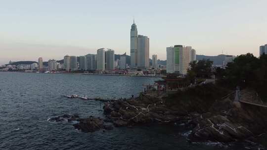 航拍山东烟台海岸线日出日落海边风景