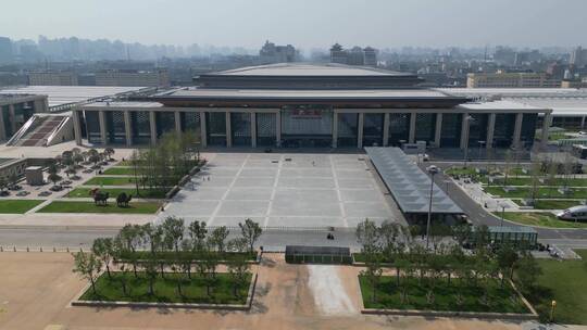 西安新火车站丹凤门北广场航拍4K