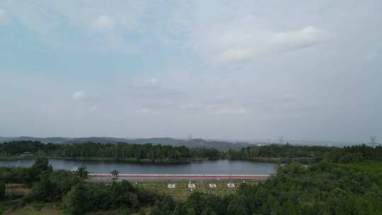 山野水库与天空