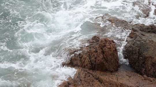 深圳海岸线-大梅沙礁石风起浪涌