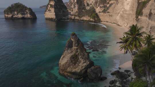 HDR印尼佩尼达岛钻石海滩航拍岛屿风光视频素材模板下载