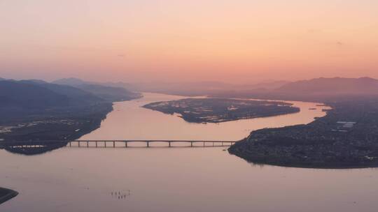 航拍夕阳下杭州萧山湘湖风景区