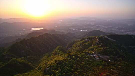 河南郑州嵩山峻极峰日出山脉光线航拍