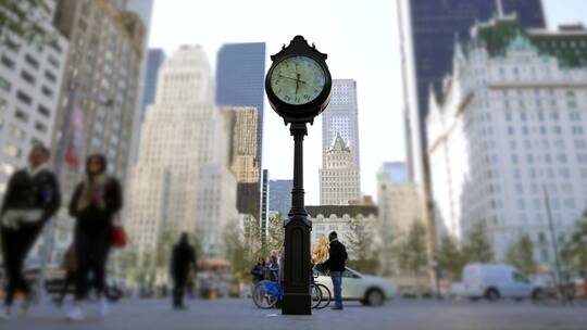 城市街头时钟视频素材模板下载