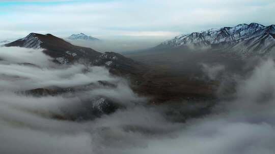 雪山云海延时自然风光全景