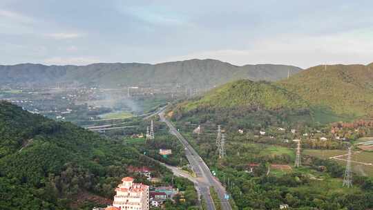 航拍山间道路