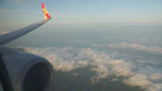 飞机上拍山峰云海