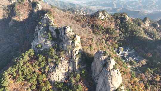 航拍千山山巅石峰景色