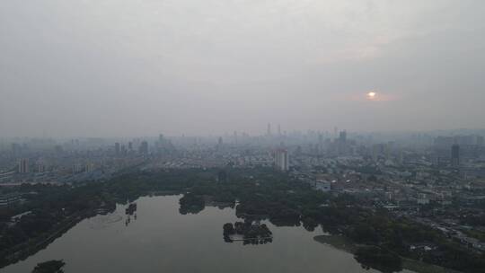 航拍山东济南大明湖景区日出