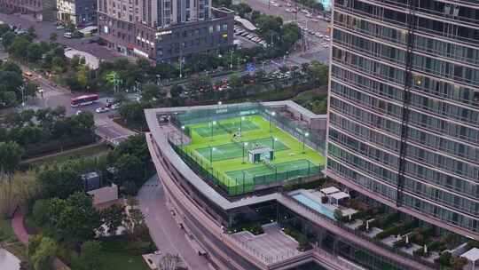 航拍上海三迪凯悦酒店露天网球场视频素材模板下载