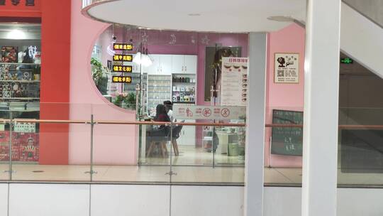 疫情解封商场门店商店人流