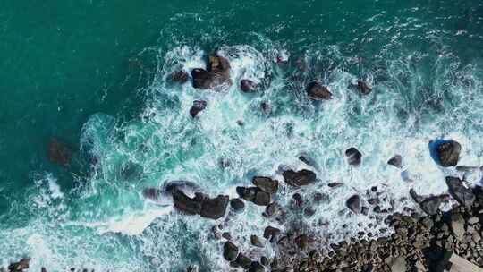 海南海岸线海浪拍打礁石航拍旅拍素材