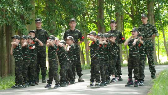 夏利营青少年小朋友国防安全教育壹动训练营