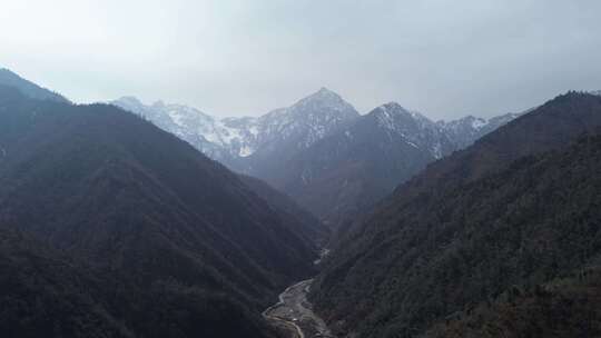 四川平武县沙棘沟景区入口附近山川视频素材模板下载