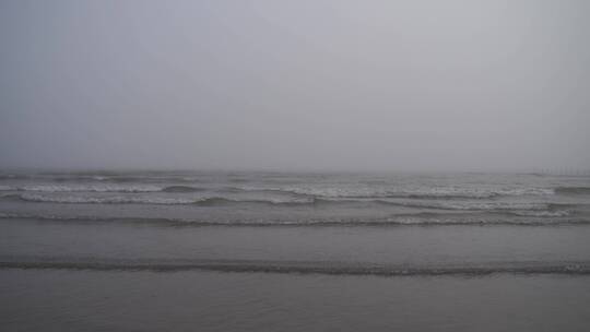 阴天大海阴雨天雾天海边沙滩阳光海滩海浪水