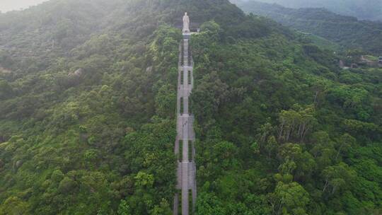 航拍厦门保生大帝石像景观