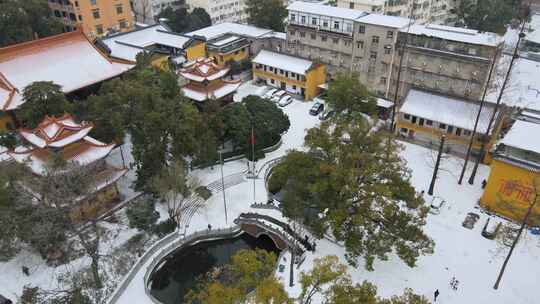 武汉武昌区宝通寺雪景航拍