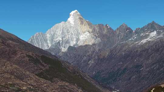 四姑娘山幺妹峰