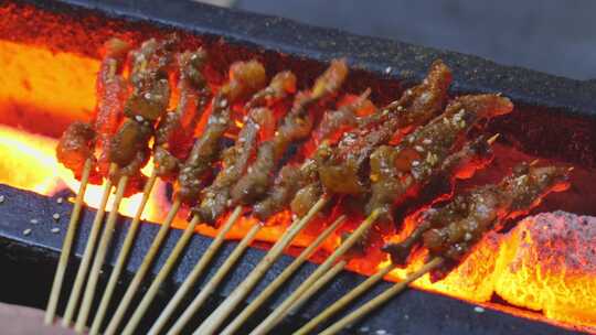 烧烤火焰人间烟火夜宵烤肉羊肉串牛肉串