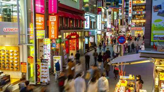 城市街道上的人来人往延时