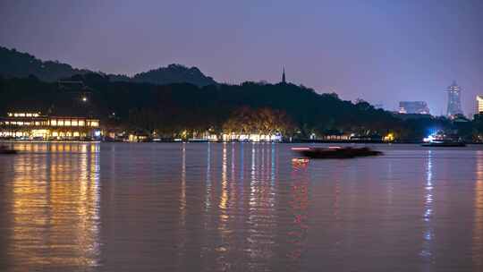 中国杭州 夜色下的西湖保俶塔夜景延时